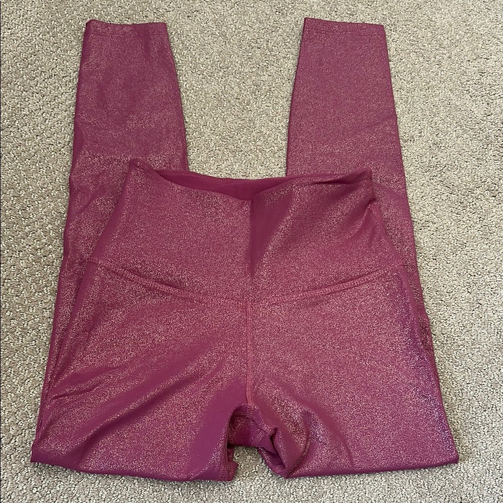 BEYOND YOGA Berry Pink Gold Metallic High Waist Crop Legging